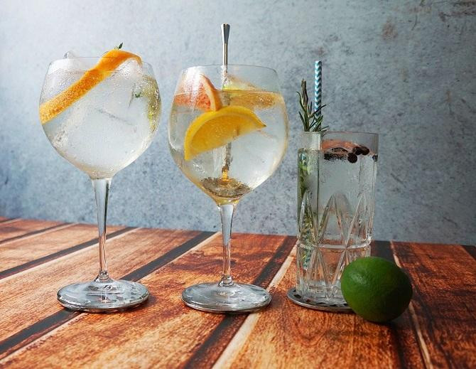 Cata de gin tonics / CocktailTime EN PIXABAY