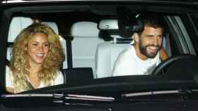 Piqué y Shakira en el coche camino de una cena