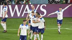 Los futbolistas de Inglaterra celebran el triunfo contra Galés en la fase de grupos del Mundial / EFE