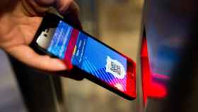 Un móvil con la nueva app del Barça | FCB
