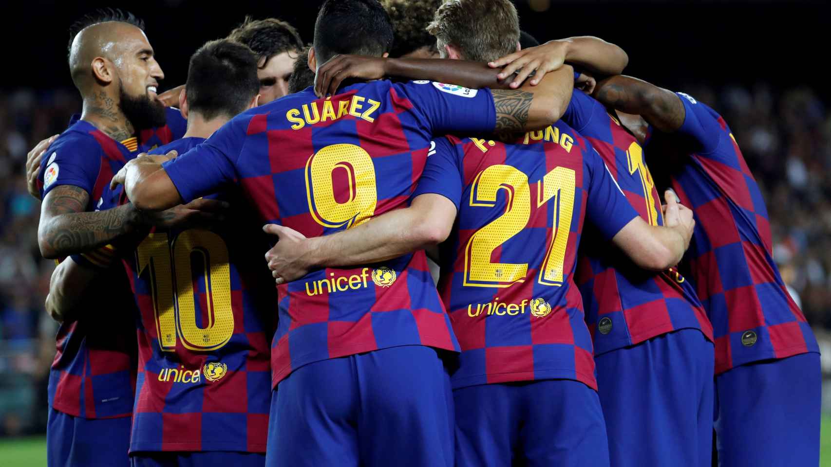 Los jugadores del Barça celebrando uno de los goles contra el Sevilla / EFE