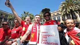 Los aficionados del Liverpool la lían en Barcelona / REDES SOCIALES