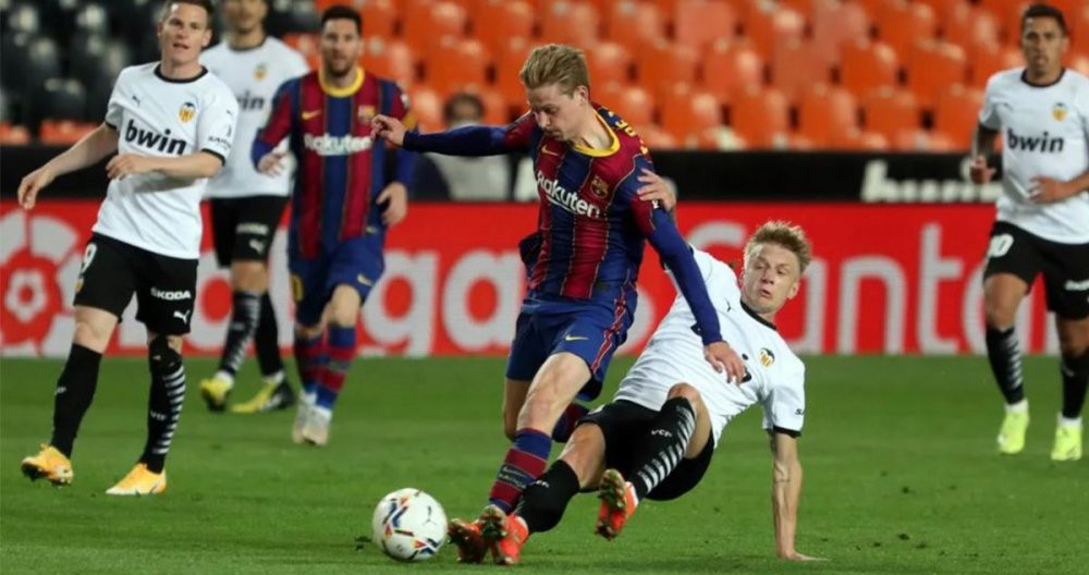 De Jong junto a Messi en el Valencia-Barça / FCB