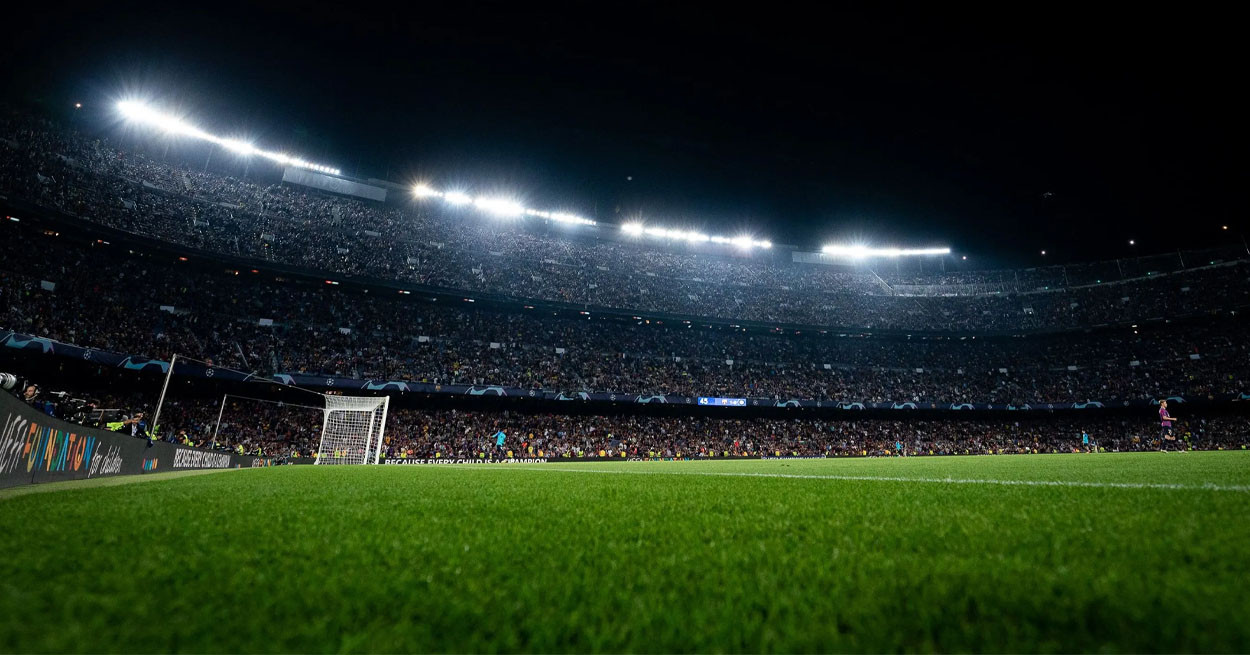 El Camp Nou durante la oscura noche de Champions contra el Inter (3-3) que terminó en eliminación / FCB