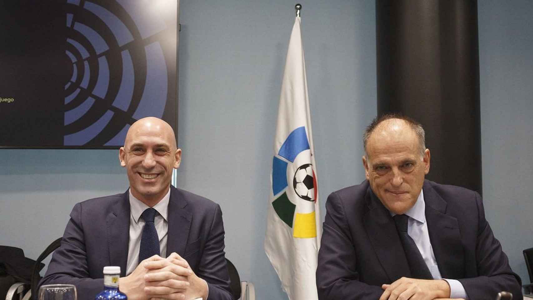 Luis Rubiales y Javier Tebas en una reunión de la Liga / EFE