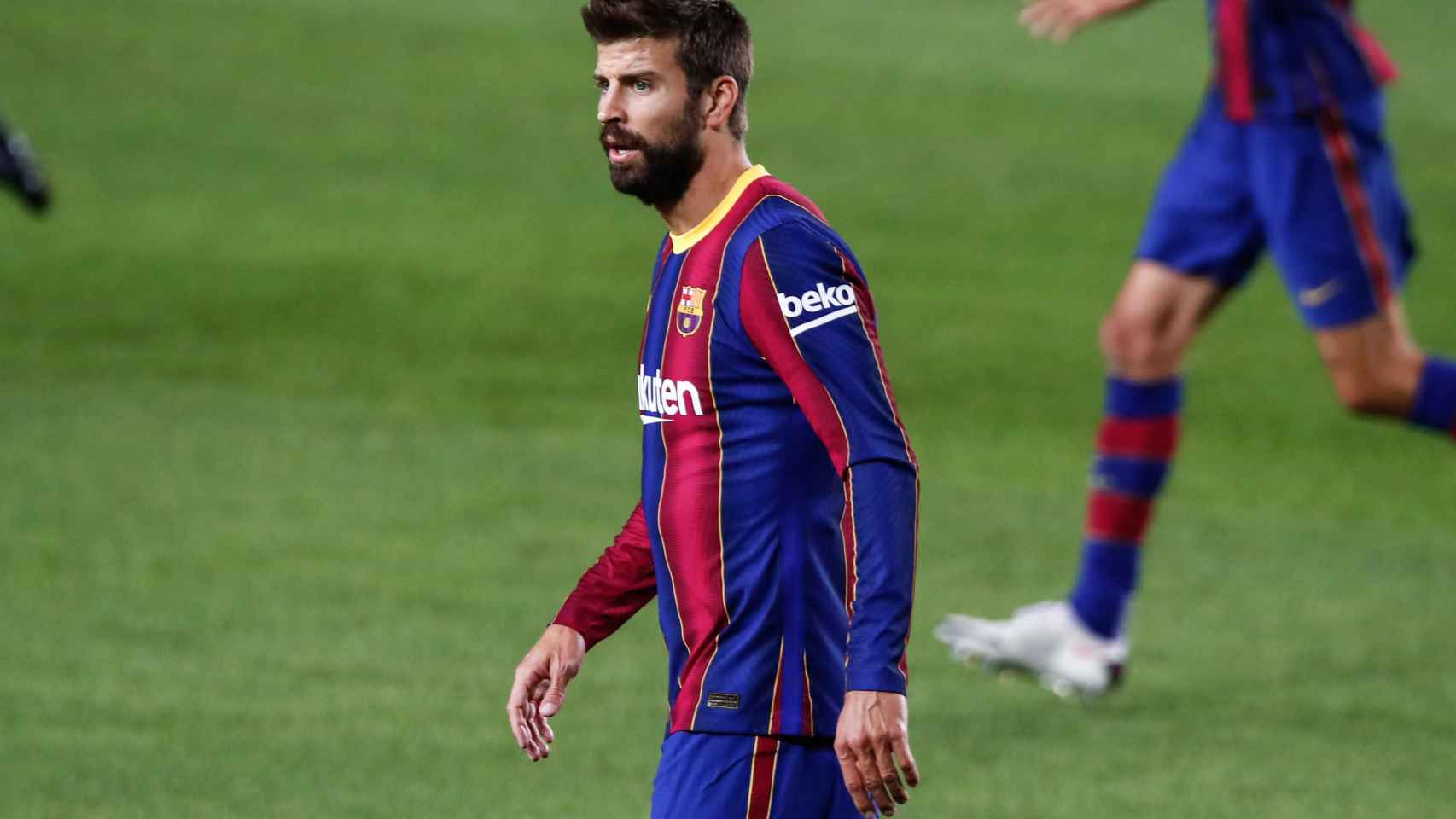 Beko luciendo en la manga izquierda de la primera camiseta del Barça / FCB