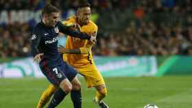 Neymar y Griezmann en un duelo entre Barça y Atlético de Madrid / EFE