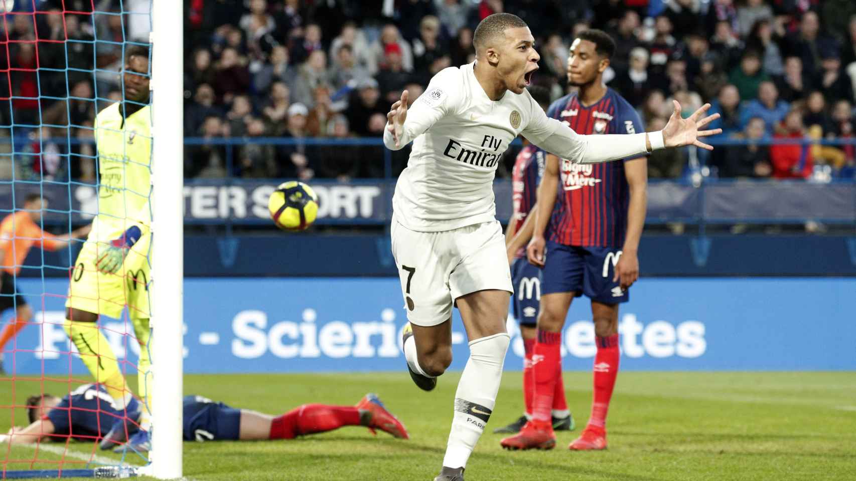 Kylian Mbappé celebrando el segundo gol en Caen / EFE