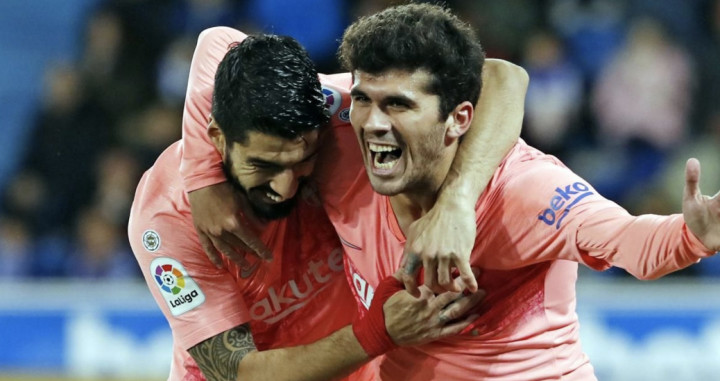 Una foto de Carles Aleñá y Luis Suárez celebrando el gol del canterano / FCB