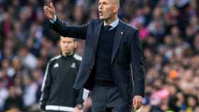 Zinedine Zidane en la banda durante un encuentro del Real Madrid EFE