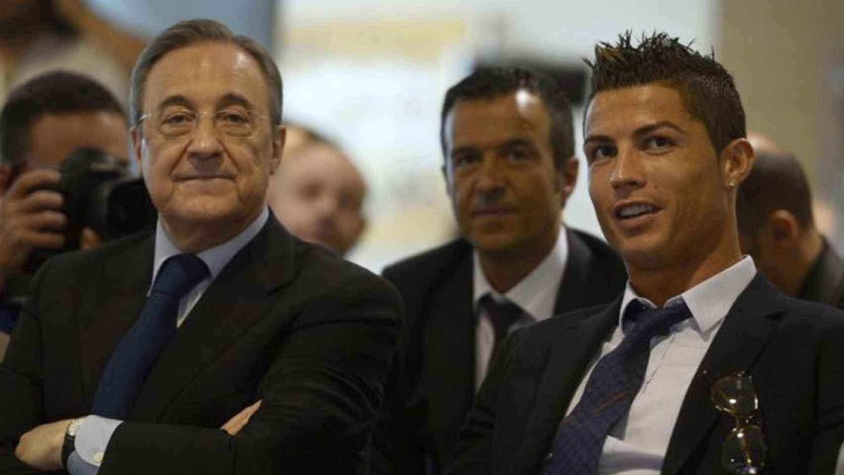 Cristiano Ronaldo, Florentino Pérez y Jorge Mendes en una imagen de archivo / EFE