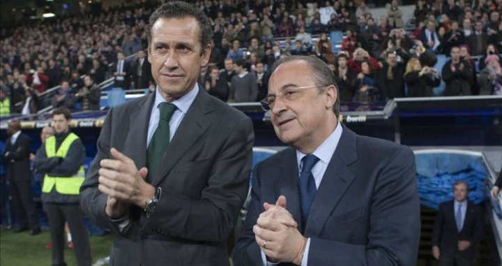 Valdano, junto a Florentino Perez en su etapa en el Real Madrid | EFE