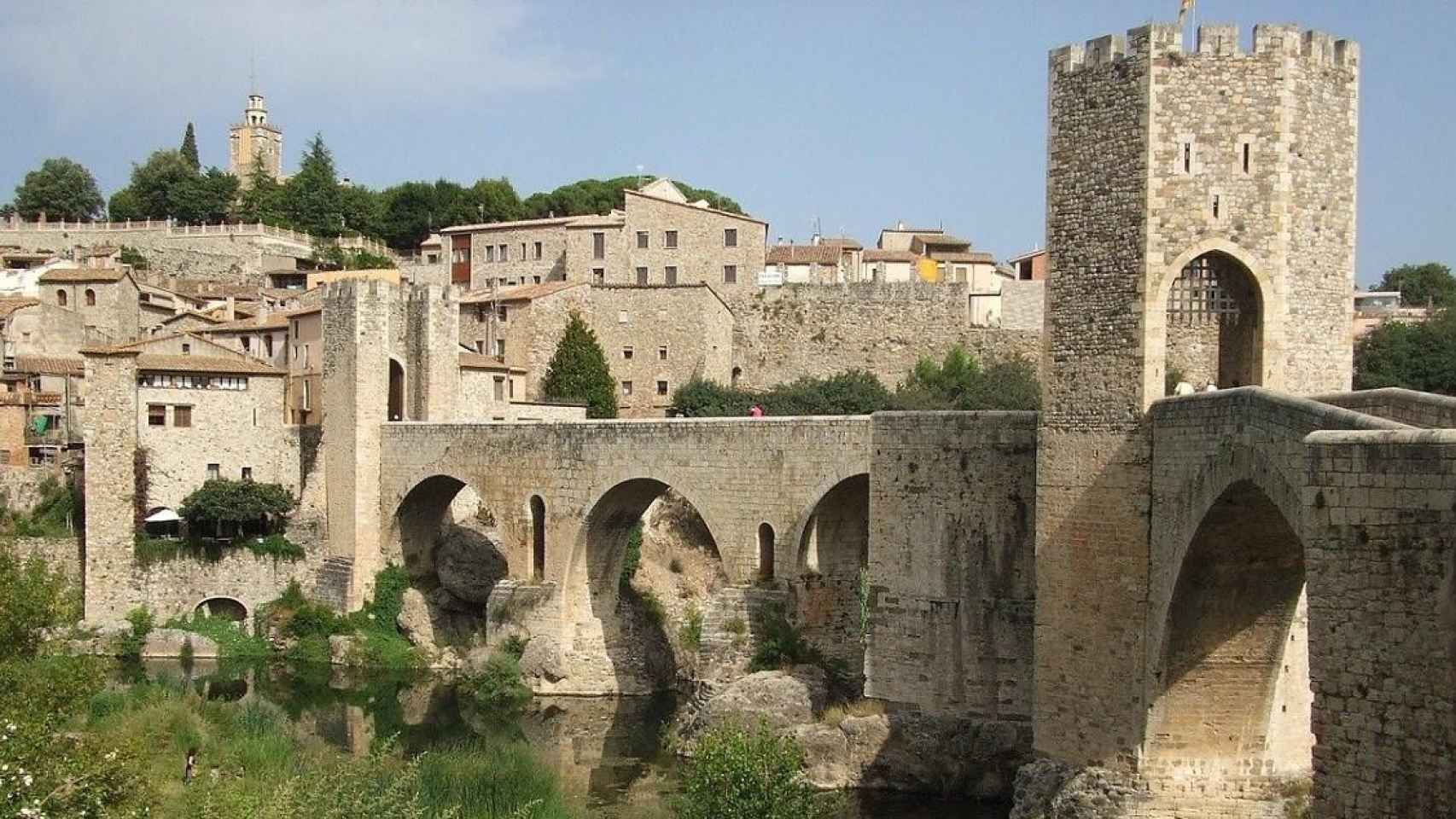 El de Besalú es uno de los puentes más bonitos de Cataluña / Jaime Fernández EN PIXABAY