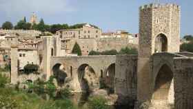 El de Besalú es uno de los puentes más bonitos de Cataluña / Jaime Fernández EN PIXABAY