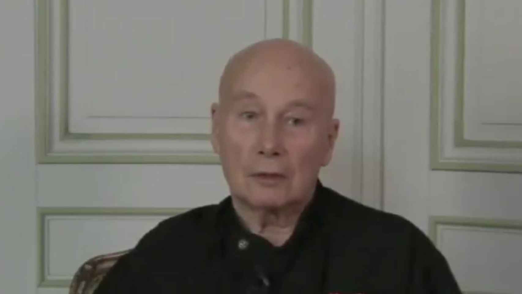 Fotograma de una entrevista en vídeo realizada a Gabriel Matzneff
