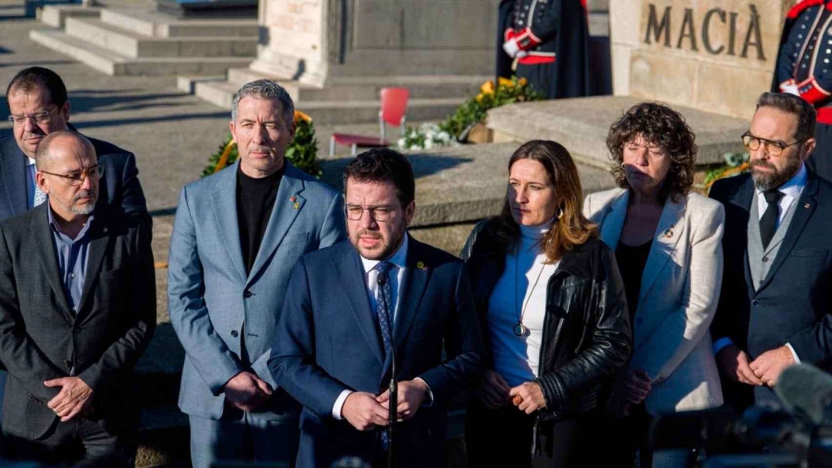 Una comitiva del Govern, con el presidente, Pere Aragonès, a la cabeza, en el homenaje a Francesc Macià / EUROPA PRESS