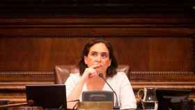 Ada Colau, alcaldesa de Barcelona, durante un pleno municipal / EFE