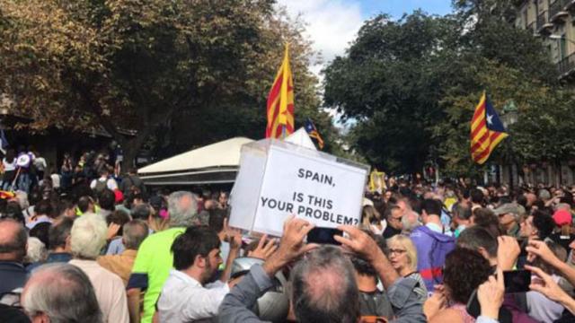 Carceleros catalanes denuncian la participación de su director en el encierro de los guardias civiles en la Consejería de Economía / CG