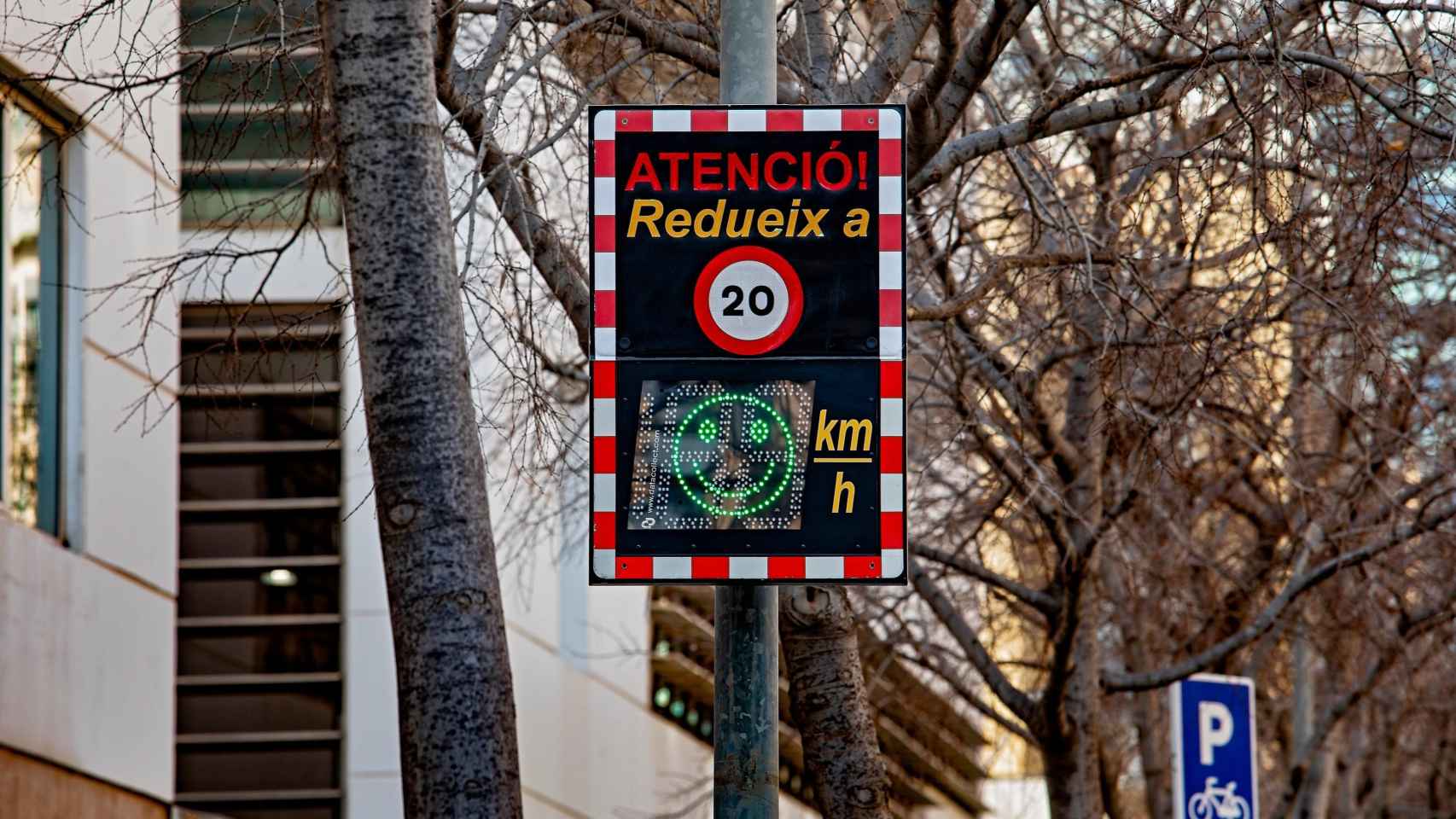 Un radar pedagógico instalado en una calle de Barcelona / AJUNTAMENT DE BARCELONA