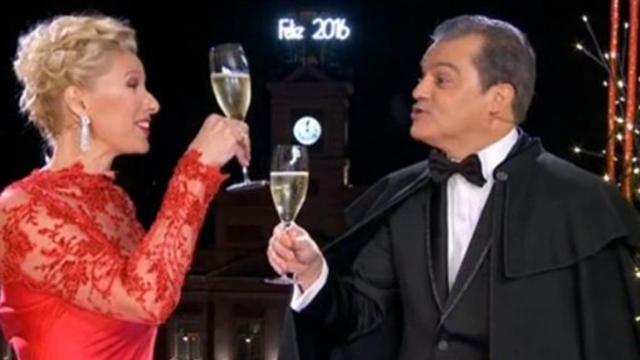 Ramón García (d) y Anne Igartiburu (i) en las Campanadas de 2016 / CG