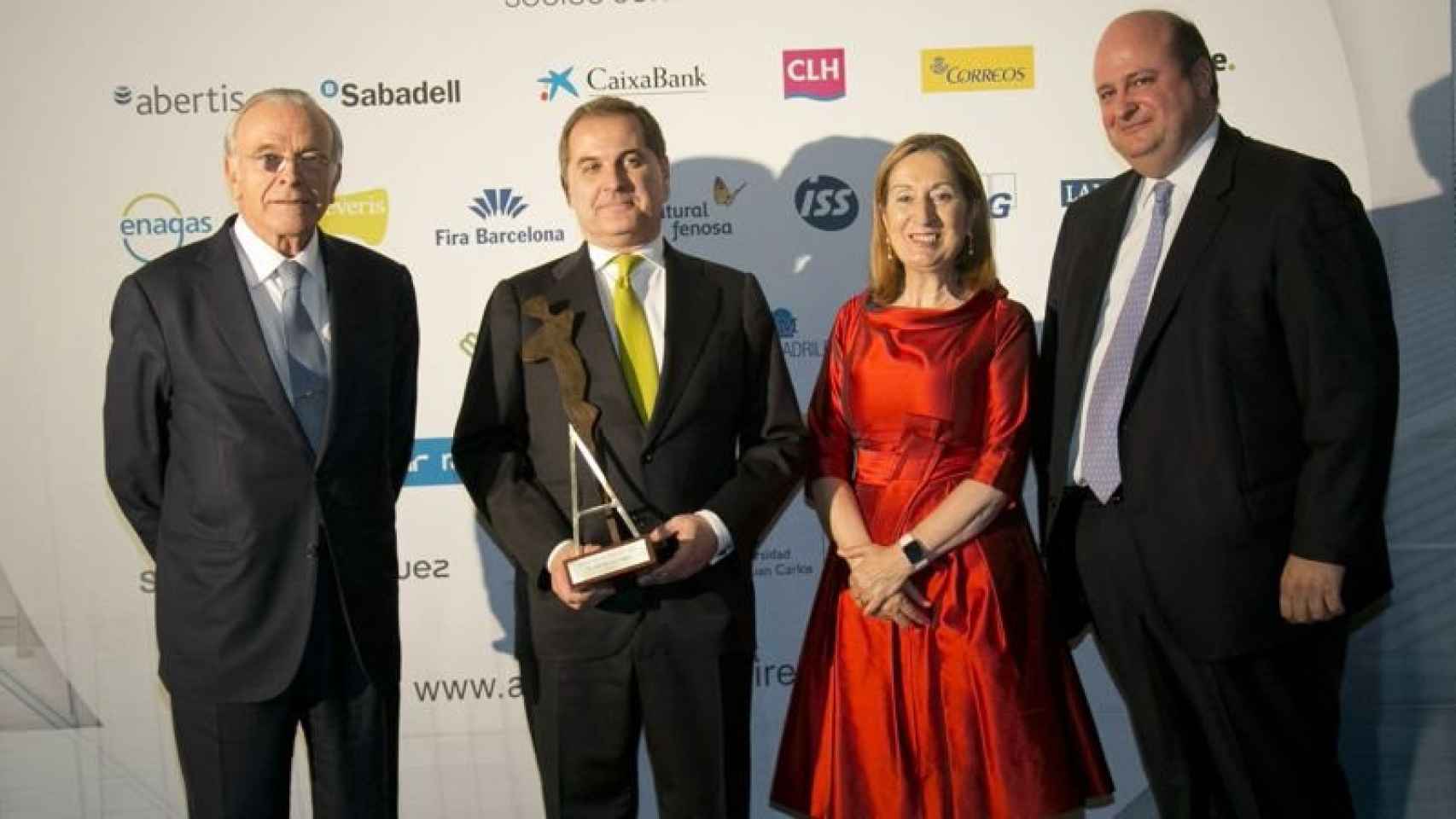 Fainé, Vargas, Pastor y Herrera en la entrega del Premio AED al Directivo del Año 2015.