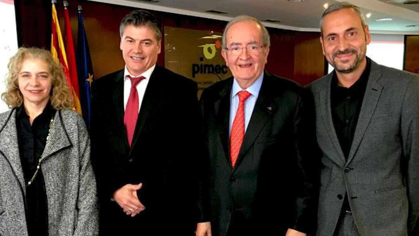 Josep González (2d), presidente de Pimec junto al secretario general, Antonio Cañete (2i), y los miembros del comité ejecutivo Miquel Camps (d) y Carme García (d) / CG