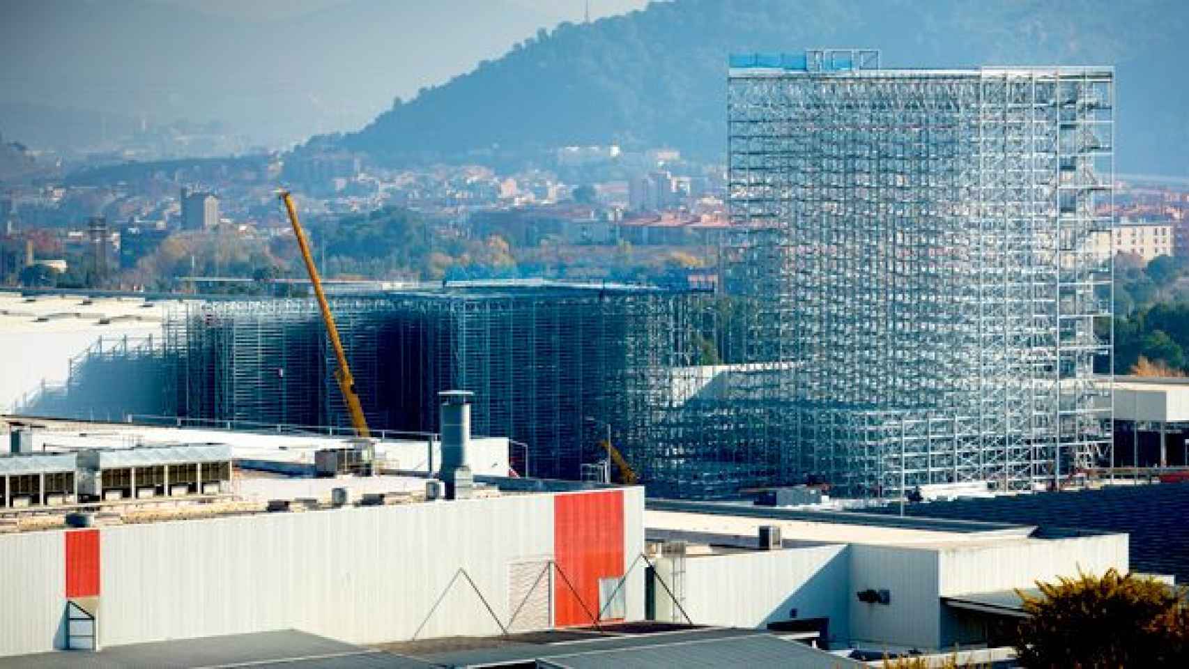 Imagen del estado actual de las obras de construcción del nuevo almacén logístico automático de Seat en Martorell (Barcelona) / SEAT