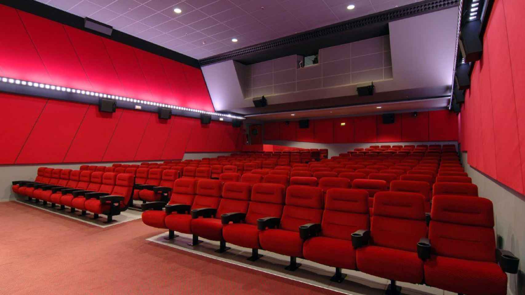Vista interior de una sala del cine Gran Sarrià / GRUPBALAÑA