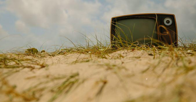 Televisión en el campo, un aparato donde ver las series más vistas del año / UNSPLASH