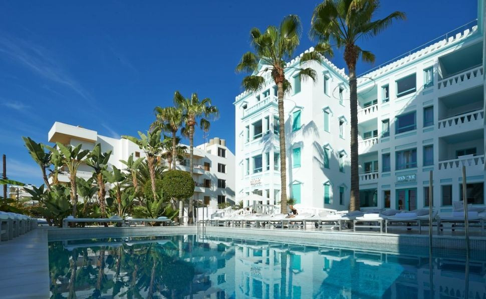 Este es el hotel MiM Ibiza Es Vivé, la nueva adquisición de Leo Messi