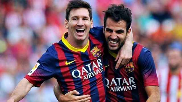 Leo Messi y Cesc Fàbregas celebran un gol con el Barça