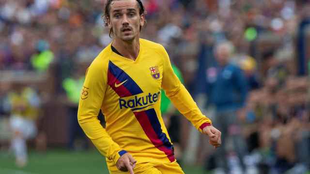 Antoine Griezmann en un encuentro con el Barça / EFE