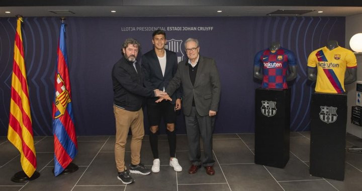 Bakero y Elías con Ramos Mingo el día de su presentación / FC Barcelona