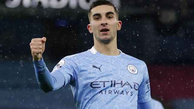 Ferran Torres, a la espera de su fichaje por el Barça, celebra un gol con el Manchester City / EFE