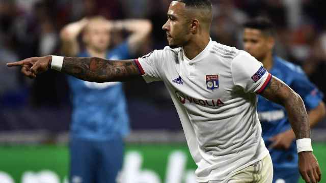 Memphis Depay celebrando un gol con el Olympique de Lyon / EFE