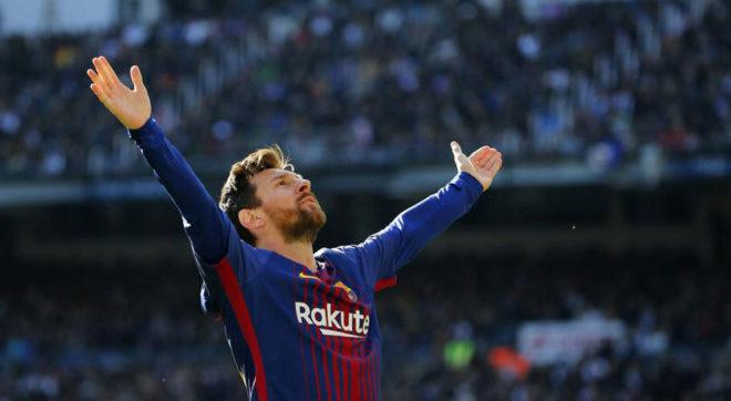 Messi celebra ante el Bernabéu uno de sus goles/ EFE