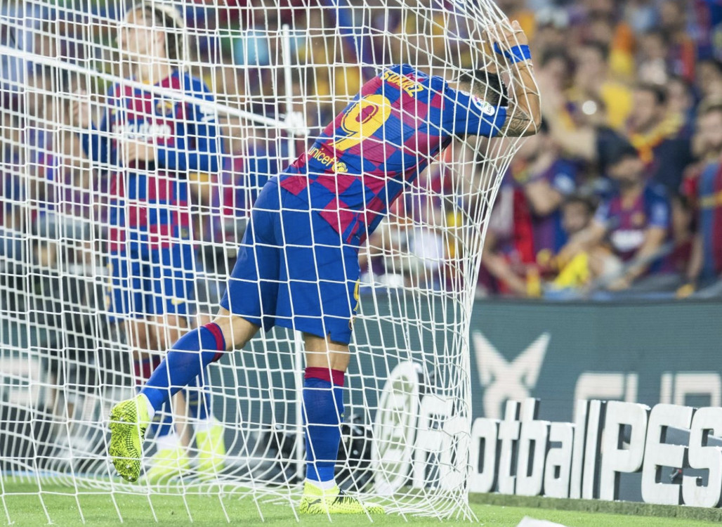 Una foto de Luis Suárez lamentando una ocasión ante el Villarreal / FCB