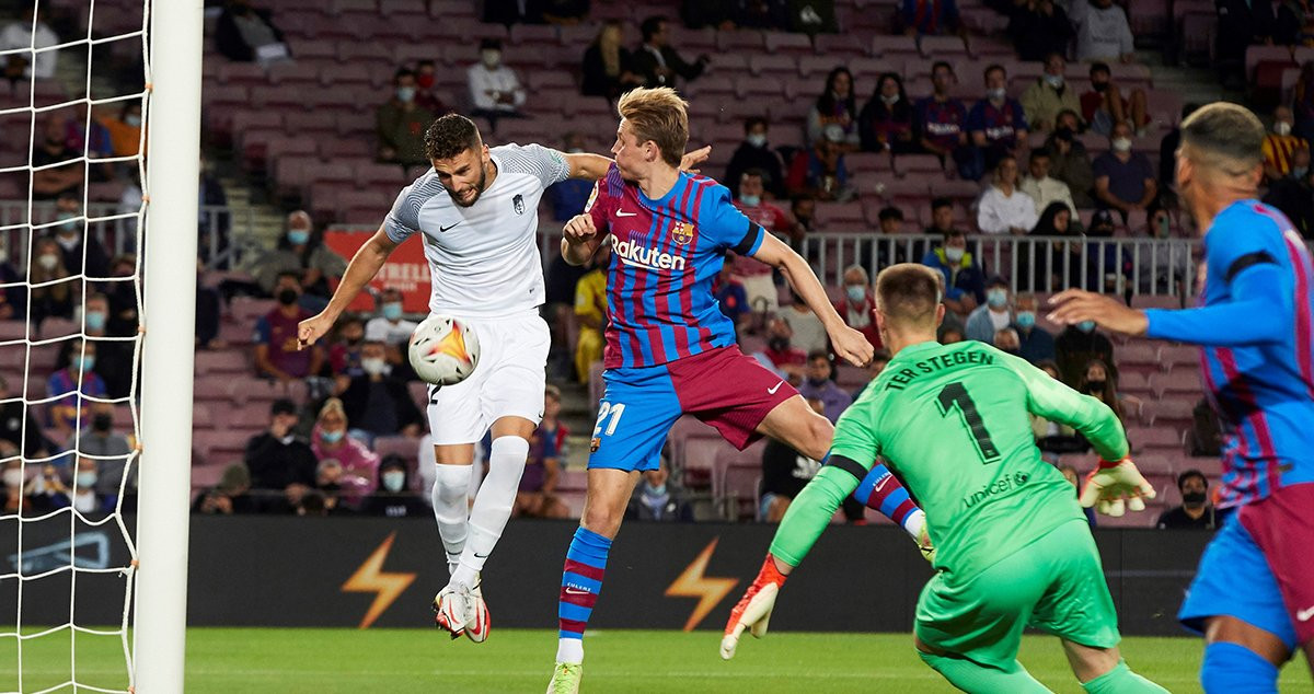 El gol de Domingos Duarte en el comienzo del Barça Granada / EFE