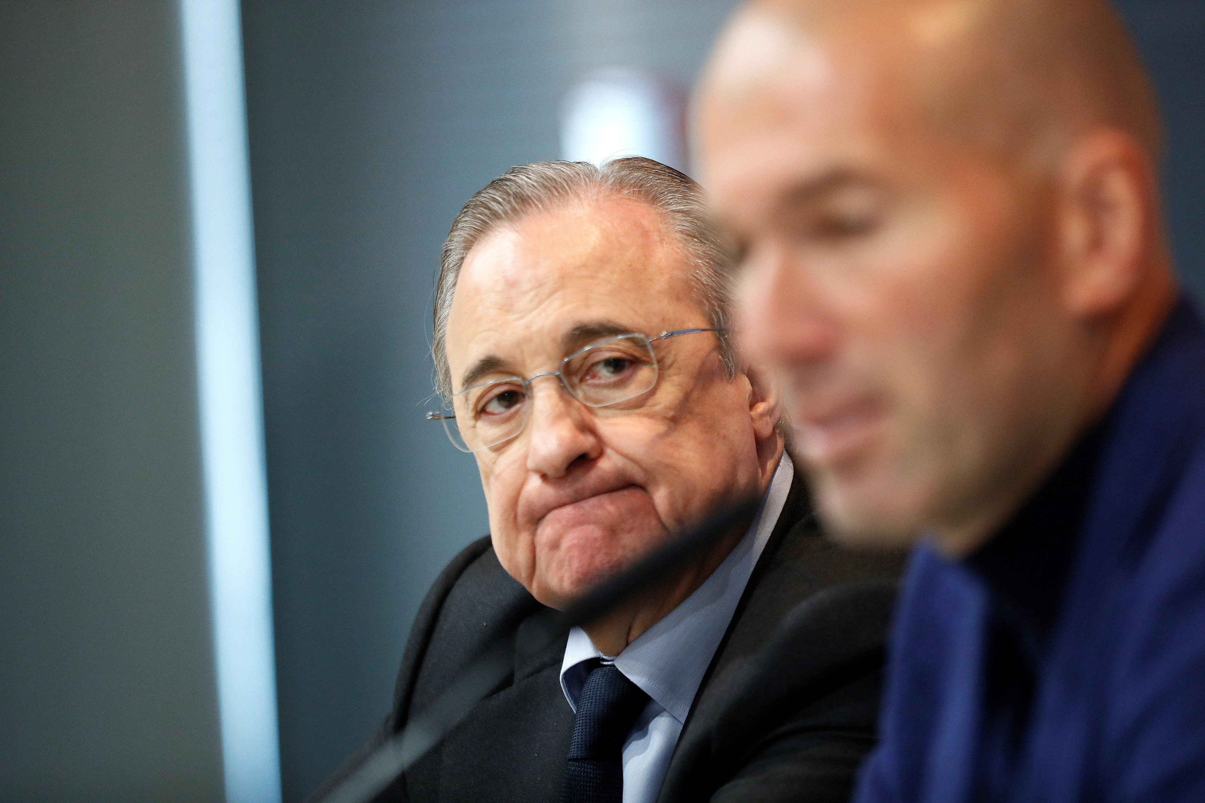 Florentino Pérez asiste a Zidane el día que dejó el banquillo del Real Madrid / EFE