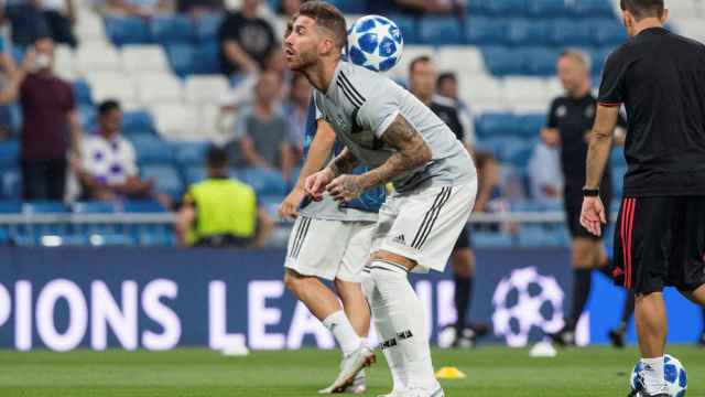 Sergio Ramos calentando en la previa de un partido con el Real Madrid / EFE