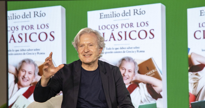 Emilio del Río durante la presentación de su nuevo libro, Locos por los clásicos en la Casa Seat / GALA ESPÍN (LETRA GLOBAL)