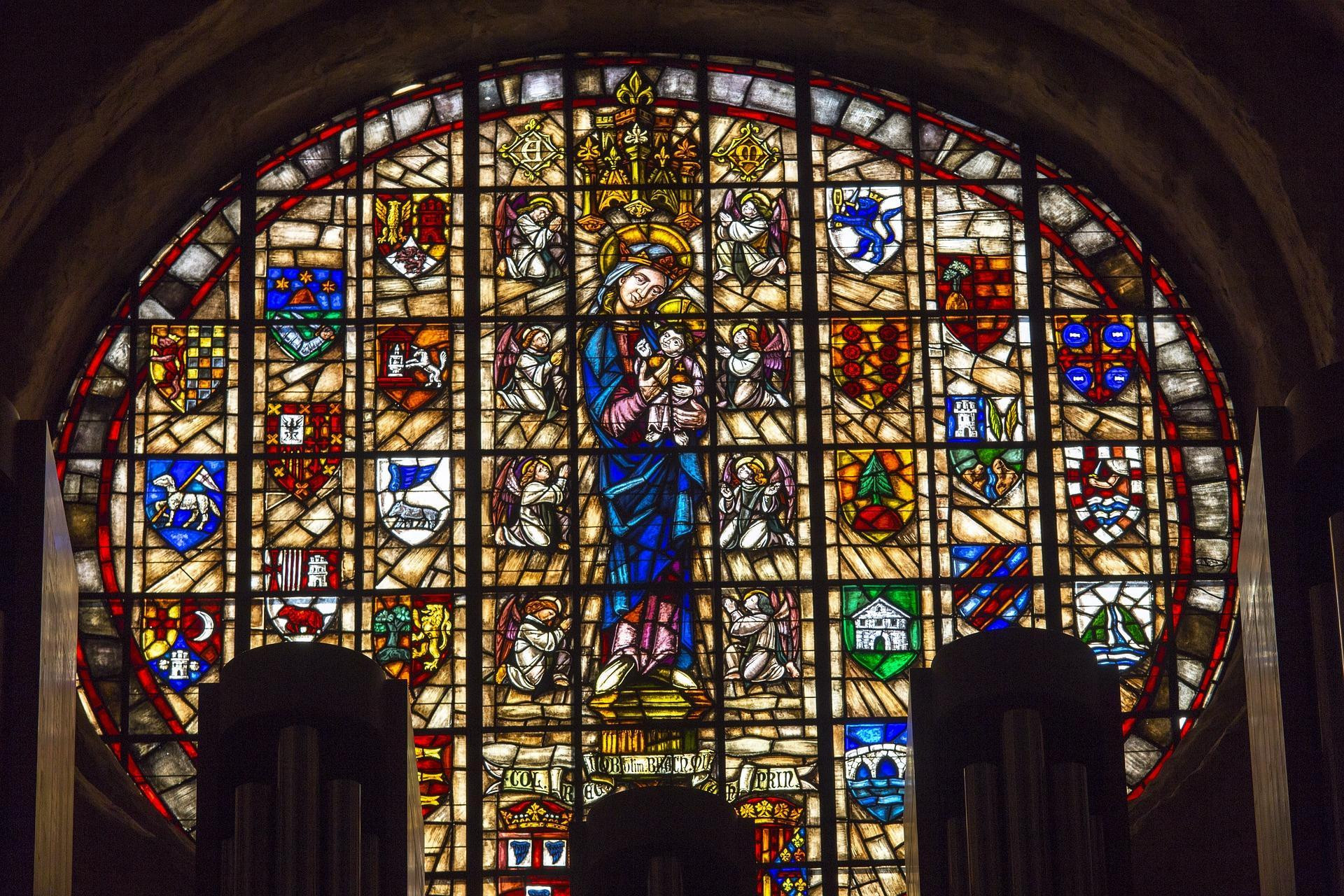 Vidriera del Monasterio de Poblet en Tarragona