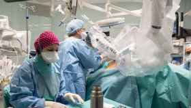 Una intervención quirúrgica en el Hospital Clínic Barcelona / EP