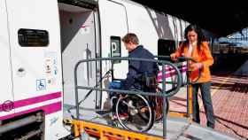 Persona con discapacidad movilidad reducida / EUROPA PRESS