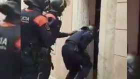 Mossos d'Esquadra detienen a los tres jóvenes por apalean y robar a un hombre en su casa de Tarragona / MOSSOS
