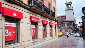 Imagen de una oficina de Banco Santander en La Rioja / CG