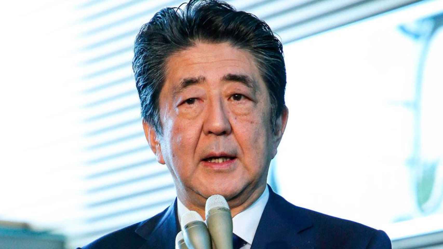 Shinzo Abe, primer ministro japonés, presenta ante los medios de comunicación la subida del IVA / EFE