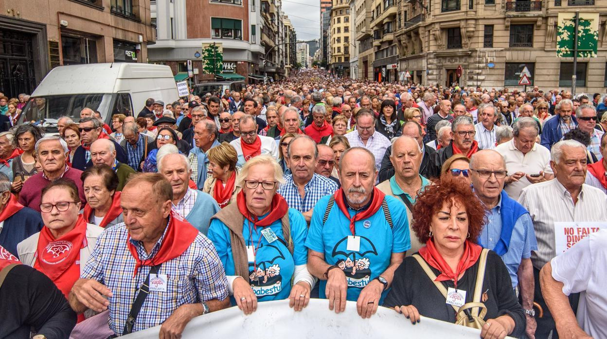 Protesta en Bilbao de jubilados vascos, que son los que tienen las pensiones más altas de España / EFE