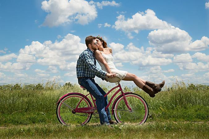 La bicicleta puede ayudar en el camino a la felicidad / PIXABAY