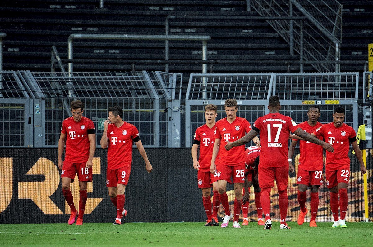 Los jugadores del Bayern celebran el gol de Kimmich / EFE